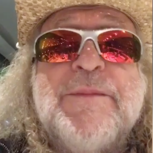 Michel Polnareff donne des nouvelles sur Facebook et nous fait suivre l'anniversaire de son fils Louka, 6 ans, le 28 décembre 2016.