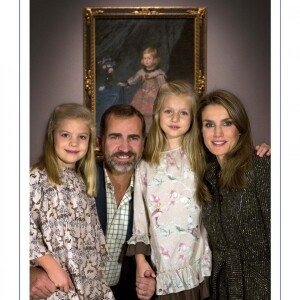 Carte de voeux du roi Felipe VI et de la reine Letizia d'Espagne avec leurs filles Sofia et Leonor pour les fêtes de fin d'année 2013.
