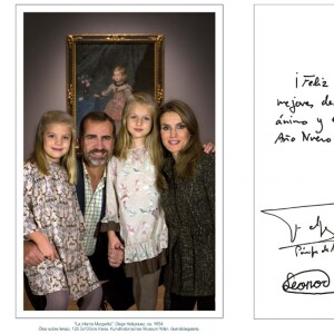 Carte de voeux du roi Felipe VI et de la reine Letizia d'Espagne avec leurs filles Sofia et Leonor pour les fêtes de fin d'année 2013.