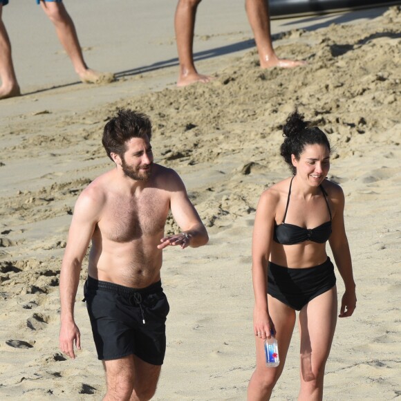 Jake Gyllenhaal et Greta Caruso sur la plage de Colombier à St Barth, le 1er janvier 2017.