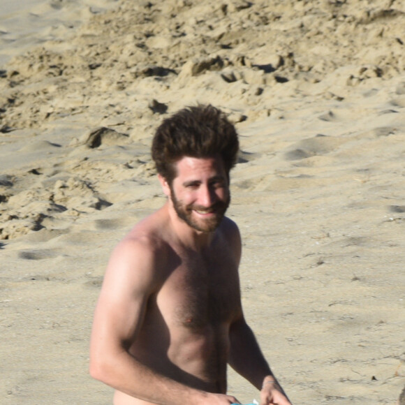 Jake Gyllenhaal sur la plage de Colombier à St Barth, le 1er janvier 2017.