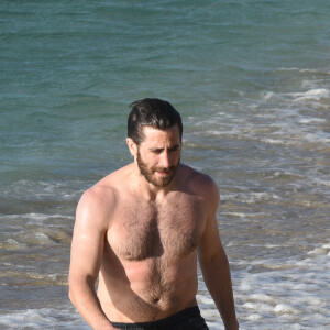 Jake Gyllenhaal sur la plage de Colombier à St Barth, le 1er janvier 2017.