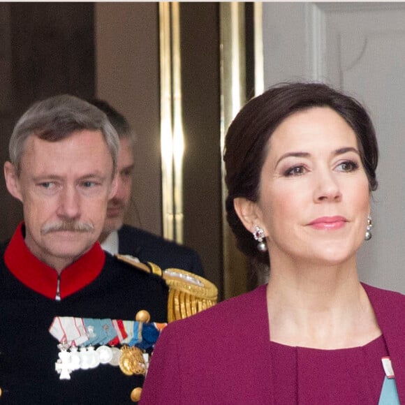 La princesse Mary et le prince Frederik de Danemark lors de la réception du nouvel an au palais de Christianborg des agents de la Défense, des services d'urgences et des responsables des grandes organisations nationales, au matin du 4 janvier 2017.