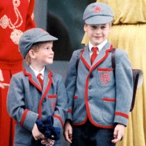 La princesse Diana avec le prince Harry et le prince William le jour de leur rentrée à la Wetherby School à Londres en septembre 1989.