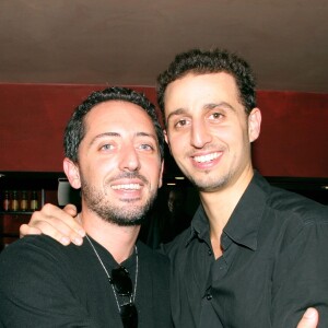 Gad et son frère Arié Elmaleh à Paris en 2003.