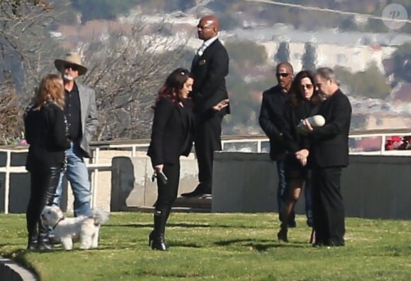 Todd Fisher - Funérailles de Carrie Fisher et de sa mère Debbie Reynolds au cimetière Forest Lawn d'Hollywood Hills à Los Angeles, Californie, Etats-Unis, le 6 janvier 2017.