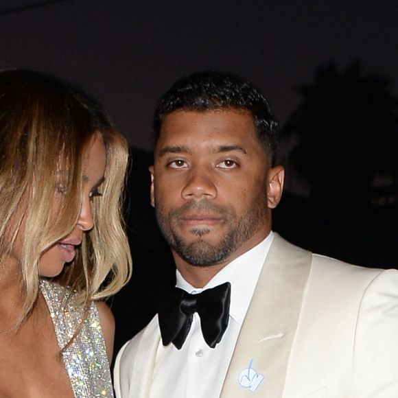 Ciara et son mari Russell Wilson vont diner au restaurant "Craig" à Los Angeles, le 13 juillet 2016.  Ciara and her husband Russell Wilson arrive at Craig's Restaurant in Los Angeles. July 13th, 2016.13/07/2016 - Los Angeles