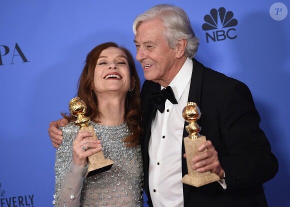 Isabelle Huppert et Paul Verhoeven - Press Room lors de la 74ème cérémonie annuelle des Golden Globe Awards à Beverly Hills, Los Angeles, Californie, Etats-Unis, le 8 janvier 2017.