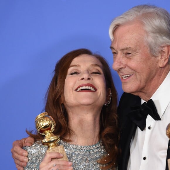 Isabelle Huppert et Paul Verhoeven - Press Room lors de la 74ème cérémonie annuelle des Golden Globe Awards à Beverly Hills, Los Angeles, Californie, Etats-Unis, le 8 janvier 2017.