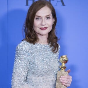 Isabelle Huppert - Press Room lors de la 74ème cérémonie annuelle des Golden Globe Awards à Beverly Hills, Los Angeles, Californie, Etats-Unis, le 8 janvier 2017. © Olivier Borde/Bestimage