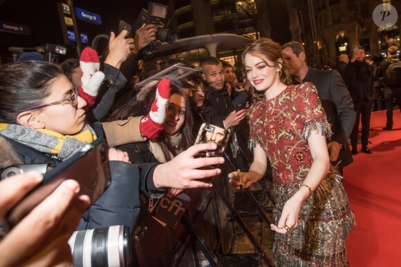 Emma Stone - Arrivées - Avant-première du film "La La Land" au cinéma UGC Normandie à Paris, le 10 janvier 2017.