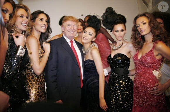 Donald Trump et plusieurs Miss Univers à New York. Juillet 2011.