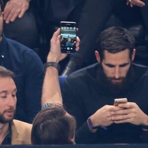 Fabien Gilot et Camille Lacourt lors du match d'ouverture du Mondial de handball 2017, France-Brésil (31-16), à l'AccorHotels Arena à Paris le 11 janvier 2017. © Cyril Moreau/Bestimage