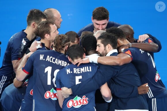 Nikola Karabatic et l'équipe de France de handball ont réussi leurs débuts dans le Mondial 2017 en s'imposant facilement contre le Brésil (31-16), à l'AccorHotels Arena à Paris le 11 janvier 2017. © Cyril Moreau/Bestimage