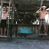 Justin Bieber et Patrick Schwarzenegger, torse nu aux Bahamas...