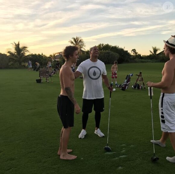 Justin Bieber et Patrick Schwarzenegger en vacances aux Bahamas, janvier 2017. Ici avec Micah Cravalho
