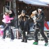 Exclusif - Kourtney Kardashian avec son compagnon Scott Disick et leurs enfants Mason, Penelope et Reign font du ski à Aspen le 30 décembre 2016