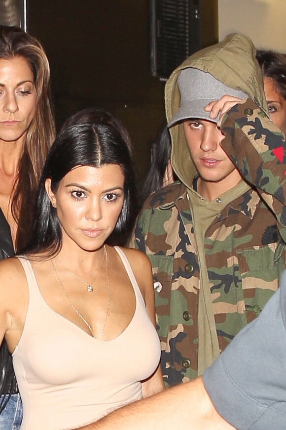 Kourtney Kardashian et Justin Bieber à la sortie de The Nice Guy, le 9 octobre 2015