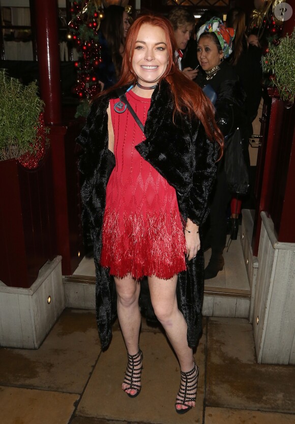 Lindsay Lohan arrive au club "Loulou" à Londres, le 17 novembre 2016.