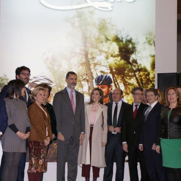 Le roi Felipe VI et la reine Letizia d'Espagne ont inauguré le 18 janvier 2017 au Parc des expositions Juan Carlos Ier la 37e édition de la FITUR, le Salon international du tourisme de Madrid.