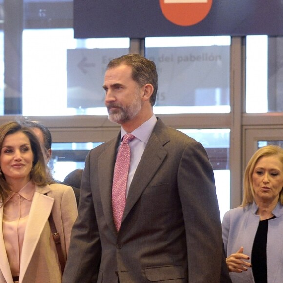 Le roi Felipe VI et la reine Letizia d'Espagne ont inauguré le 18 janvier 2017 au Parc des expositions Juan Carlos Ier la 37e édition de la FITUR, le Salon international du tourisme de Madrid.