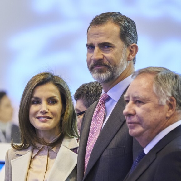 Le roi Felipe VI et la reine Letizia d'Espagne ont inauguré le 18 janvier 2017 au Parc des expositions Juan Carlos Ier la 37e édition de la FITUR, le Salon international du tourisme de Madrid.