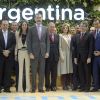 Le roi Felipe VI et la reine Letizia d'Espagne, ici sur le stand de l'Argentine, pays mis à l'honneur cette année, ont inauguré le 18 janvier 2017 au Parc des expositions Juan Carlos Ier la 37e édition de la FITUR, le Salon international du tourisme de Madrid.