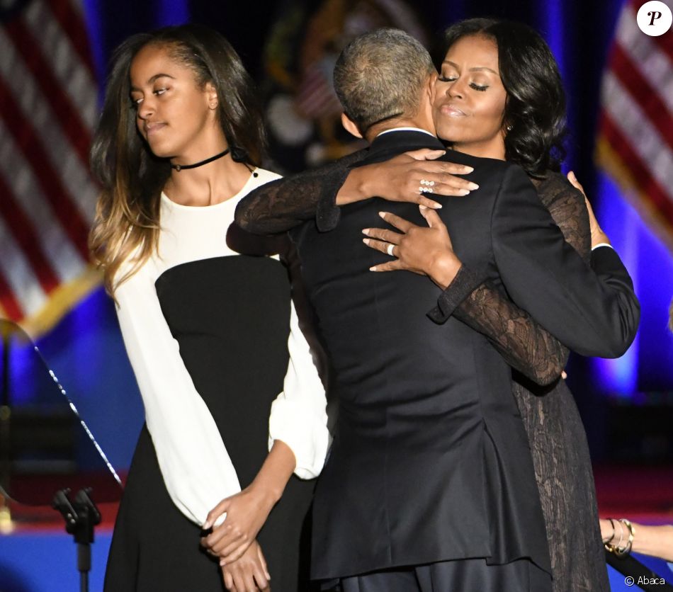 Michelle et Barack Obama avec leur fille Malia lors du discours d'adieu ...