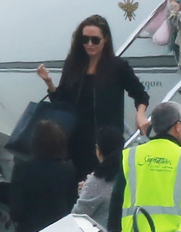 Angelina Jolie arrive à Denver le 3 janvier 2017.