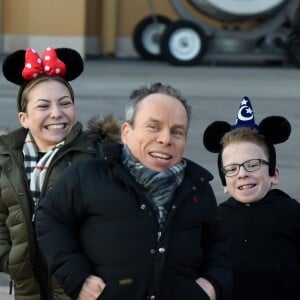 Warwick Davis, sa femme Samanta et leurs enfants Annabelle et Harrison, à Disneyland Paris pour "Star Wars : La Saison de la Force" le 21 janvier 2017