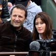 Arthur et sa compagne Mareva Galanter dans les tribunes de la finale homme des internationaux de France de Roland Garros à Paris le 5 juin 2016.