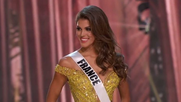 Miss Univers 2016 – Iris Mittenaere : En bikini ou en plumes, la favorite au top