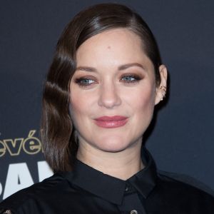 Marion Cotillard enceinte - Soirée des Révélations César 2017 dans les Salons Chaumet à Paris le 16 janvier 2017. Ce sont trente-quatre jeunes talents, qui ont été sélectionnés par le Comité Révélations de l'Académie des Arts et Techniques du Cinéma pour incarner la nouvelle garde du cinéma français et qui posent avec leur parrains et marraines, avant la cérémonie des César qui se tiendra le 24 février prochain. © Cyril Moreau/Bestimage  Photocall - Revelations Cesars 2017 held at the Salon Chaumet in Paris, france on January 16, 2017.16/01/2017 - Paris