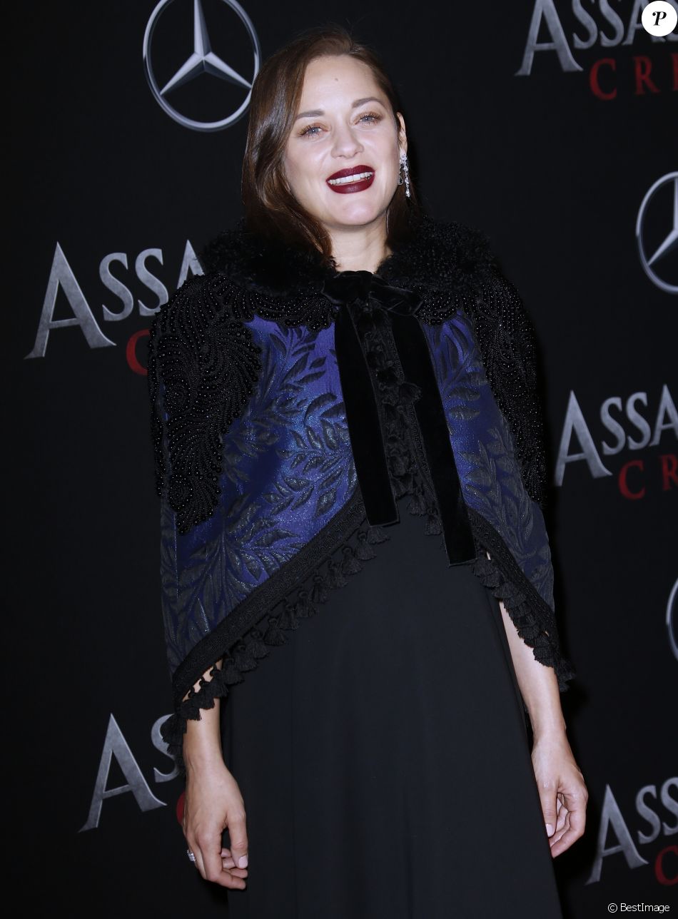 Marion Cotillard Enceinte De Son 3eme Marion Cotillard enceinte à la première de ''Assassins Creed'' à AMC