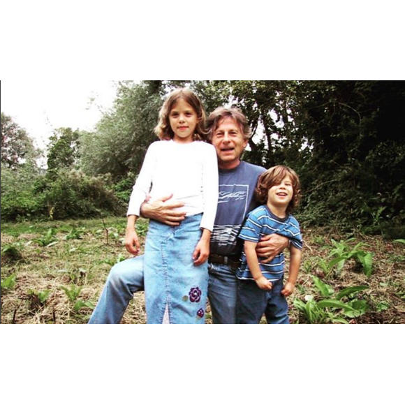 Morgane Polanski pose avec son père Roman et son petit frère Elvis