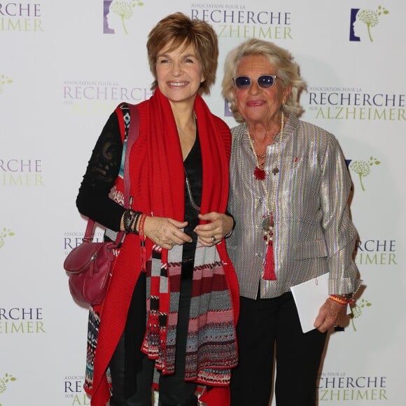 Véronique Jannot et Véronique de Villèle lors du photocall du 12ème Gala de l'Association pour la Recherche sur Alzheimer à la salle Pleyel, à Paris, le 30 janvier 2017.