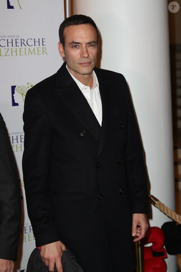 Anthony Delon lors du photocall du 12ème Gala de l'Association pour la Recherche sur Alzheimer à la salle Pleyel, à Paris, le 30 janvier 2017.