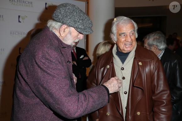 Jean-Pierre Marielle et Jean-Paul Belmondo lors du photocall du 12ème Gala de l'Association pour la Recherche sur Alzheimer à la salle Pleyel, à Paris, le 30 janvier 2017.