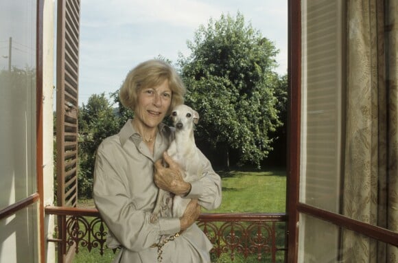 Archives - En France, Eleonore Hirt chez elle le 1er juillet 1991.