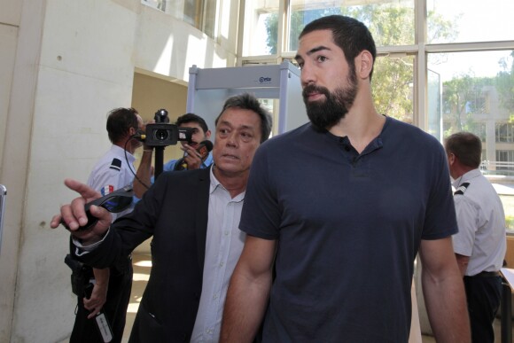 Le joueur Nikola Karabatic et son avocat Jean-Marc Phung - Ouverture du procès du match de handball truqué devant le tribunal correctionnel de Montpellier le 15 juin 2015.