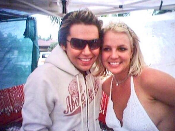 Bryan Ray, le fan de Britney Spears prêt à tout pour lui ressembler. 