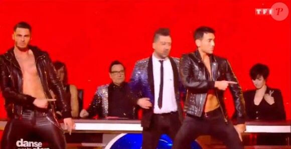 Baptiste Giabiconi, Chris Marques et Maxime Dereymez dansent sur "Bad" de Michael Jackson - "Danse avec les stars, le grand show", TF1, samedi 4 février 2017