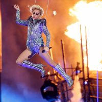 Super Bowl : Lady Gaga enflamme la scène et assure un show dément à la mi-temps