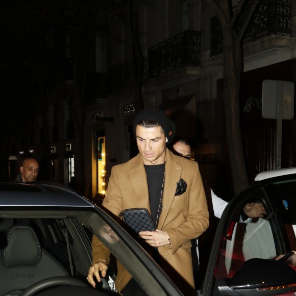 Cristiano Ronaldo a fêté le 23e anniversaire de sa compagne Georgina Rodriguez au restaurant El Paraguas à Madrid, le 30 janvier 2017.