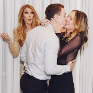 Céline Dion assiste à une demande en mariage dans sa loge à Las Vegas. Février 2017