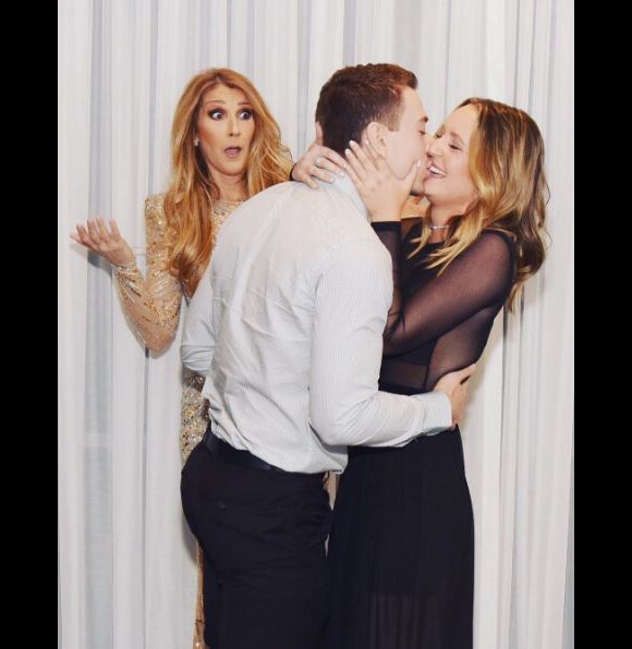 Céline Dion assiste à une demande en mariage dans sa loge à Las Vegas. Février 2017