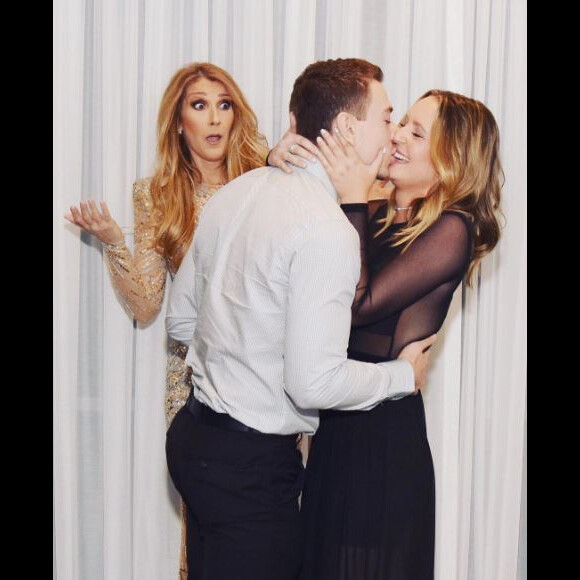 Céline Dion assiste à une demande en mariage dans sa loge à Las Vegas. Février 2017
