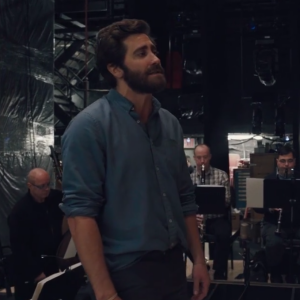 Jake Gyllenhaal chantant pour les répétitions de la pièce "Sunday in the Park with George" qui se jouera à Broadway du 11 février au 23 avril 2017