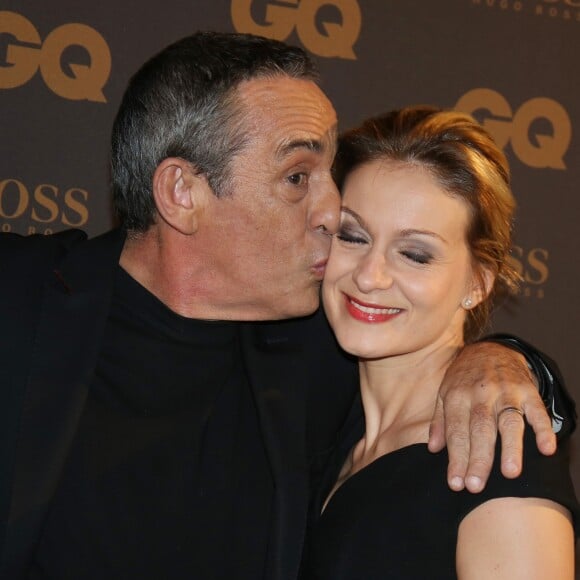 Thierry Ardisson et sa femme Audrey Crespo-Mara - Photocall de la cérémonie des "GQ 2015, Les Hommes de l'Année" au Shangri-La Hotel à Paris, le 25 janvier 2016. © Denis Guignebourg/Bestimage