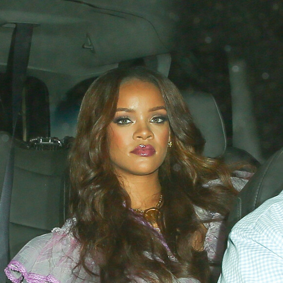 Rihanna arrive à l'after-party des Grammy Awards qu'elle a organisée au OAK Nightclub à West Hollywood, Los Angeles, le 12 février 2017.